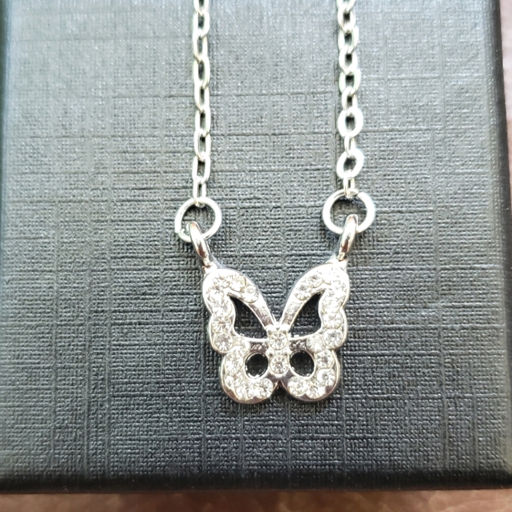 NEW Rhinestone Butterfly Pendant Necklace silver